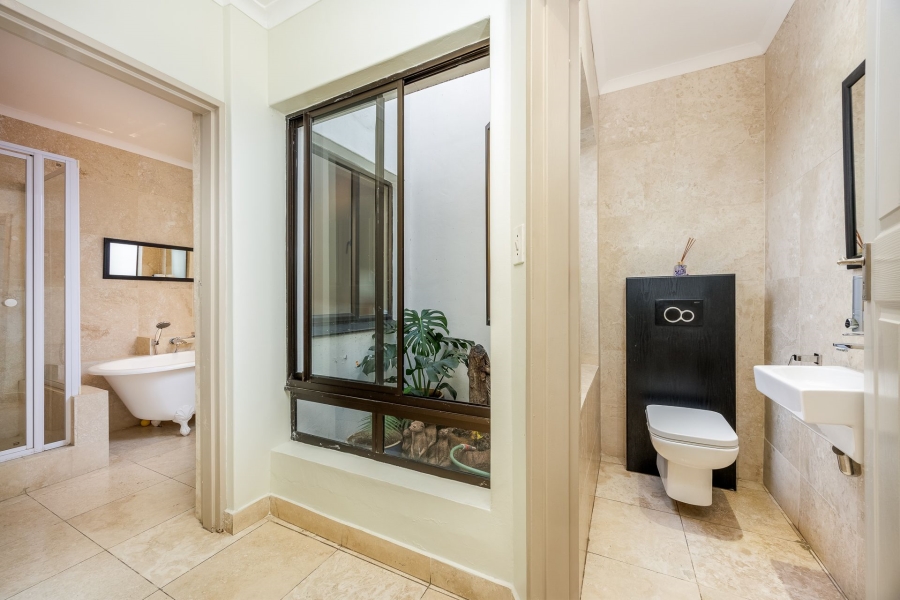 4 Bedroom Property for Sale in Tara Western Cape